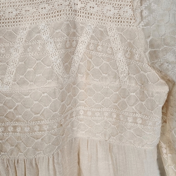 New Directions Cream Lace Blouse - Picture 3 of 7